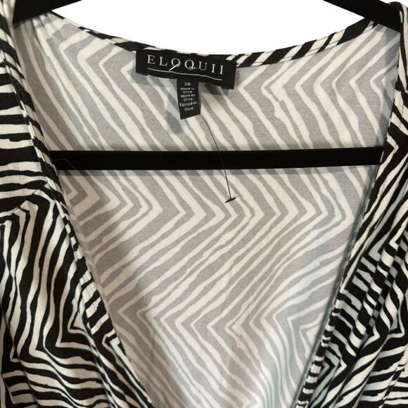 ELOQUII Plus Size V-Neck Wrap Around Dress in White Black Sand Dunes - Picture 5 of 7